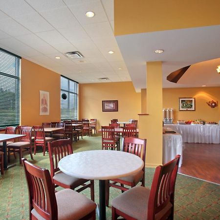 Days Inn By Wyndham Oromocto Conference Centre Restoran fotoğraf
